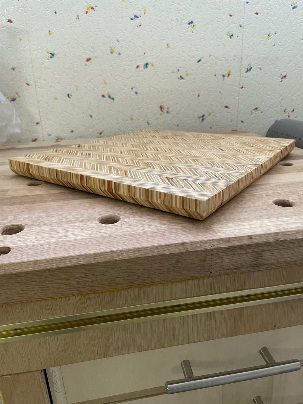 Planche à découper « chevrons » sur mesure - épaisseur, forme et finition des arêtes libres - contreplaqué - Art de la table, Déco, Cuisine - Le Front Fuyant